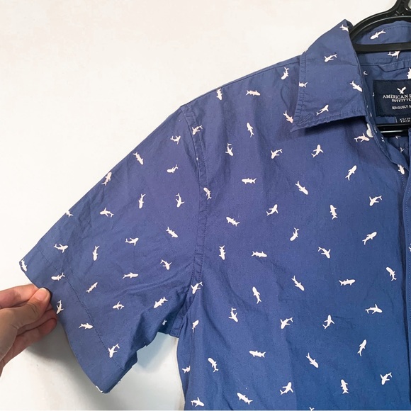American Eagle • Short Sleeved Button Down Shirt - Picture 2 of 5